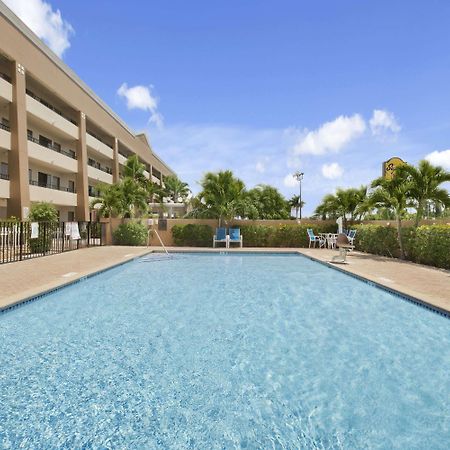 Super 8 By Wyndham Fort Myers Kültér fotó