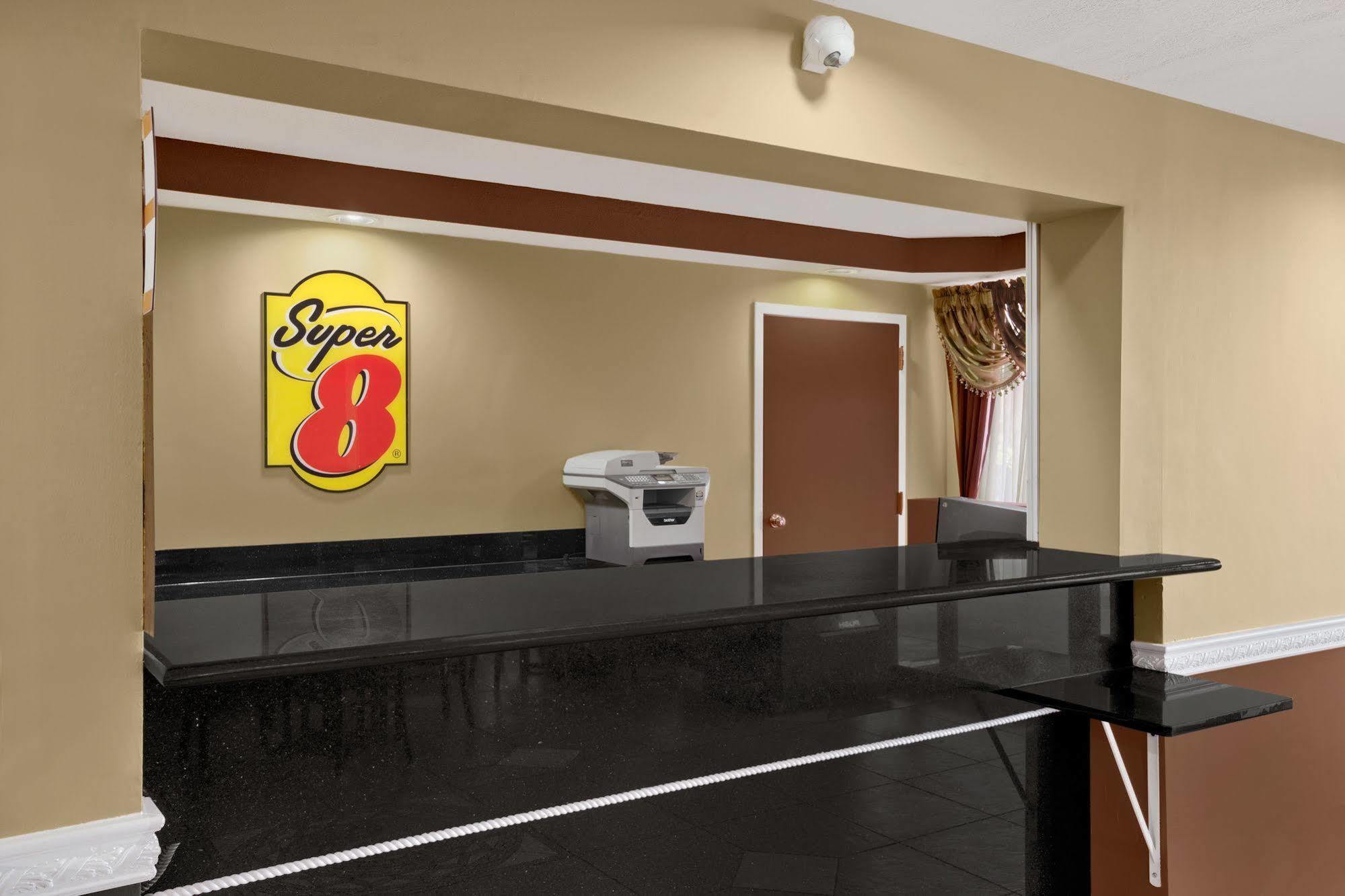 Super 8 By Wyndham Fort Myers Kültér fotó