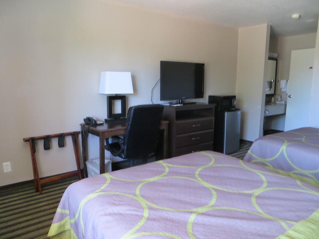 Super 8 By Wyndham Fort Myers Kültér fotó